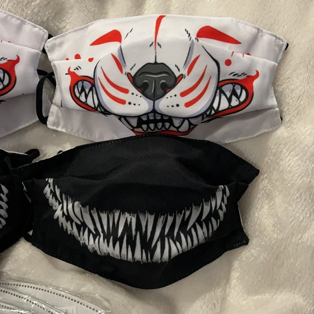 New set/4 mouth face masks